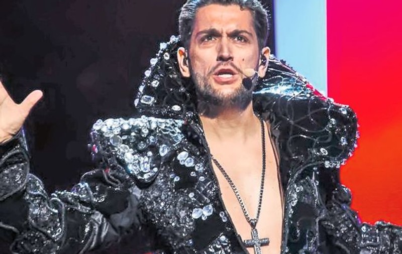 S-a epilat pentru Eurovision! Cezar Ouatu a renunţat la părul de pe piept pentru marele concurs din Suedia