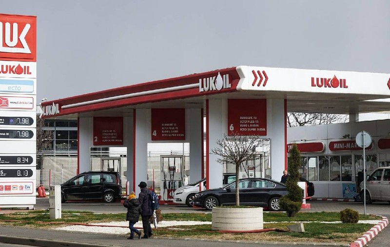 Radu Burnete nu exclude ca România să cumpere Lukoil. Bulgarii au votat să preia controlul în „30 de secunde”