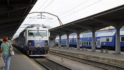 Ilie Bolojan explică de ce România nu poate crește viteza pe calea ferată și să reducă întârzierile trenurilor. Noi bani pierduți din PNRR