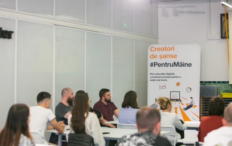 Au început înscrierile pentru cursurile de IT gratuite dezvoltate de Digital Stack în cadrul Atelierului de Șanse, un proiect realizat de Fundația Orange România