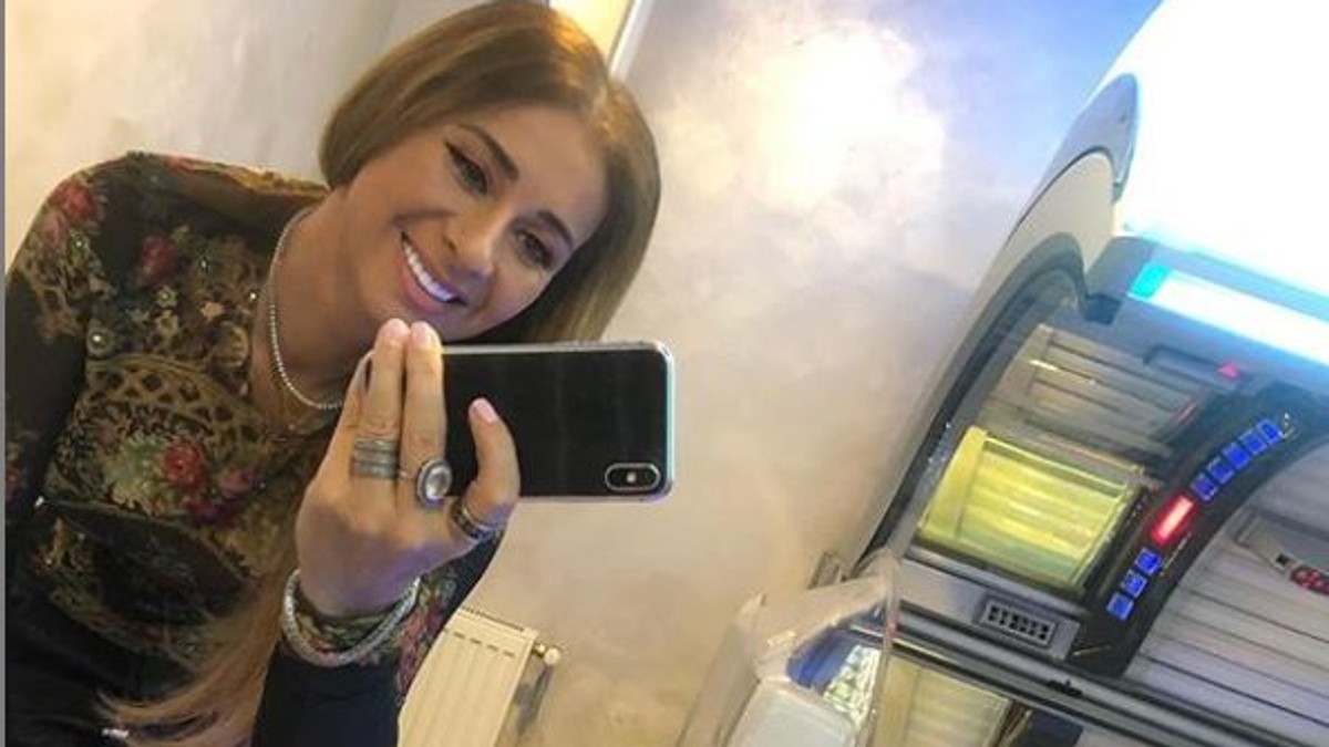 Cum s-a fotografiat Anamaria Prodan. "Fără stomac tăiat sau inele stomacale"
