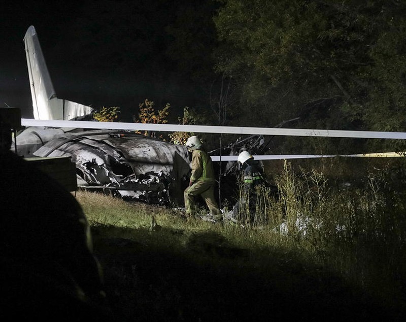 Zelenski a decretat zi de doliu în Ucraina, după ce 26 de oameni au murit în urma prăbușirii unui avion militar