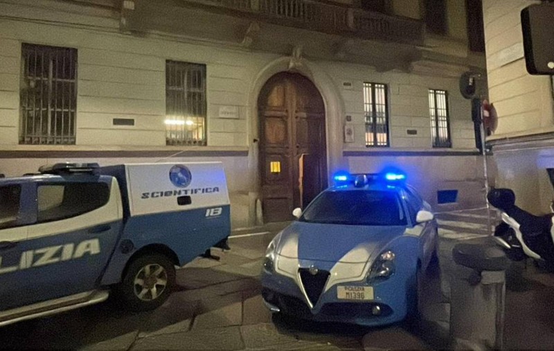 Un român a căzut în mod misterios de la etajul 4 al unei pensiuni din Milano și a murit. Nu avea acte și nici bagaje cu el