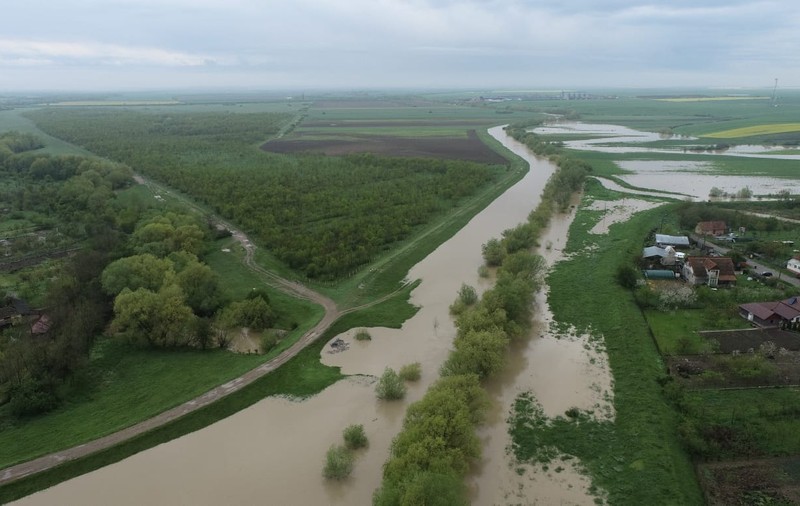 Cod roşu de inundaţii pe Bârzava, în județul Timiș. A fost emis mesaj Ro-Alert