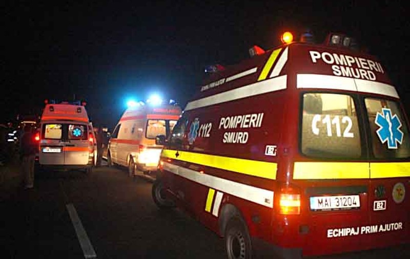 Un microbuz cu 9 persoane s-a răsturnat în Hunedoara. A fost activat planul roşu de intervenţie