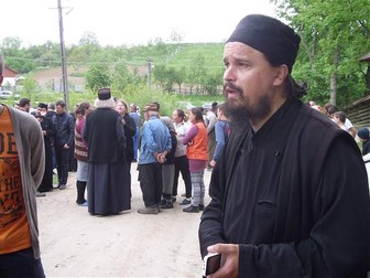 Preotul Ioan Ungureanu riscă să fie caterisit de mai marii Bisericii sursă foto: Monitorul de Botoșani