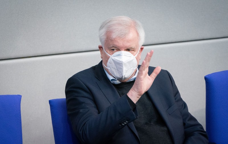 Germania vrea să suspende zborurile internaționale de teama noilor tulpini de COVID. Reacția Comisiei Europene