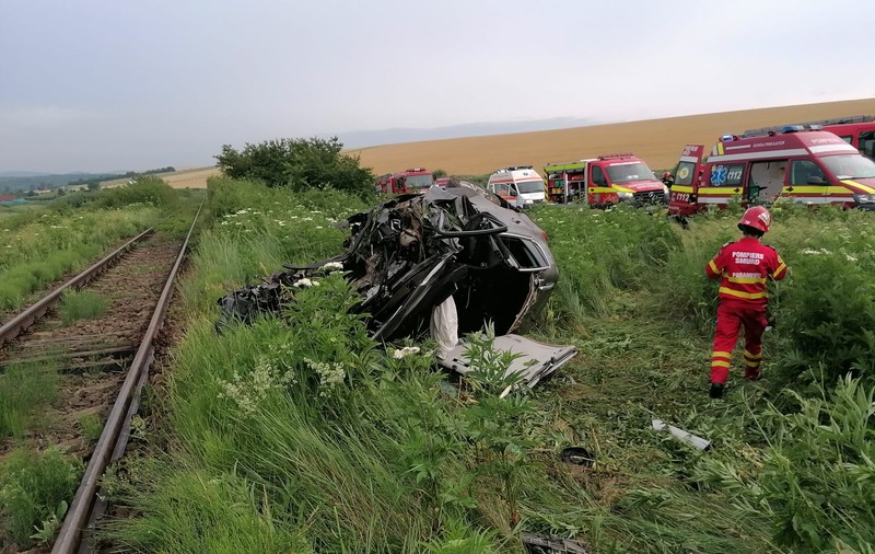 Tânără de 19 ani, moartă într-un accident rutier în Neamț. Alți doi tineri au fost răniți