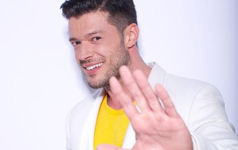 VICTOR SLAV SE ÎNDREAPTĂ spre O NOUĂ MESERIE? Ia uite CU CE SE OCUPĂ MAI NOU PREZENTATORUL!