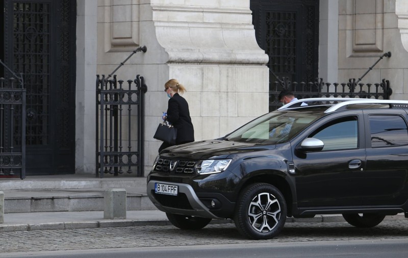Primăria Capitalei a cumpărat trei aparate pentru depistarea rapidă a coronavirusului. Firea cere ajutorul ambasadelor pentru spitalele din București