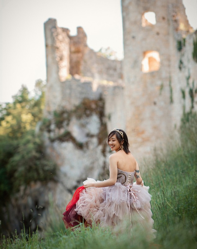 Raluca Antuca, fotografa specializată în stilul „fairytale”: „Estetica fantastică mă provoacă, îți permite să gândești în afara limitelor realității” | Interviu