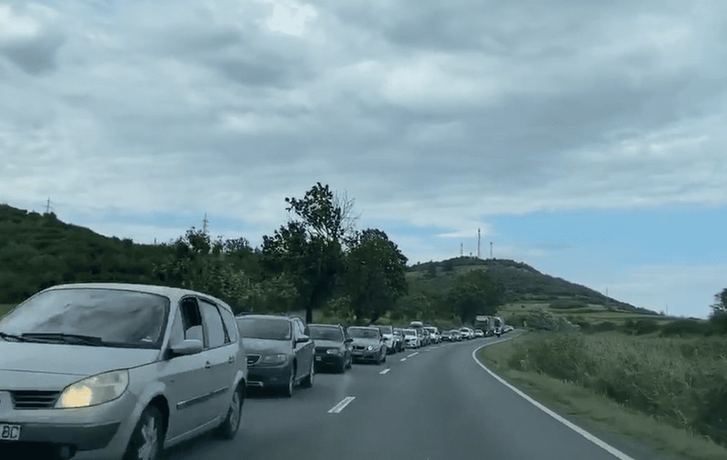 Aglomerație pe Valea Prahovei, pe sensul de coborâre al DN1 către Ploiești. Unde se înregistrează coloane de mașini