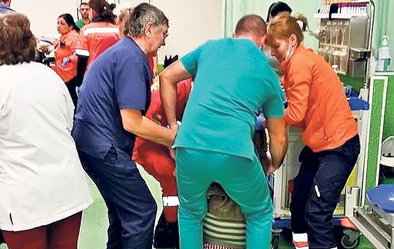 Fetiţă de 3 ani prinsă într-un incendiu la Arad