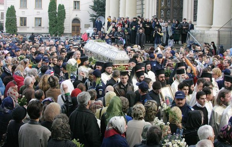 Biserica Ortodoxă din Bulgaria cere autorităţilor din România o parte din moaştele Sfintei Parascheva
