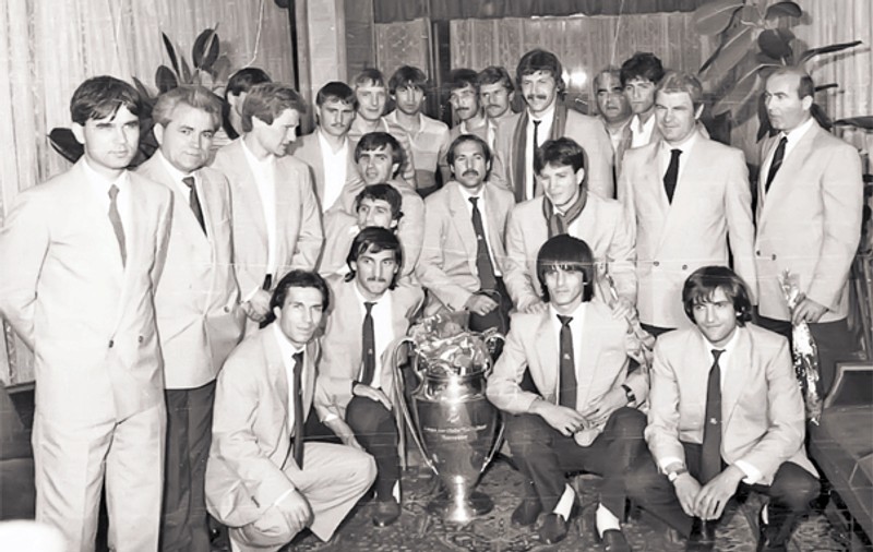 După ce au câştigat Cupa Campionilor Europeni în 1986, jucătorii Stelei au «spart» 25.000 $!