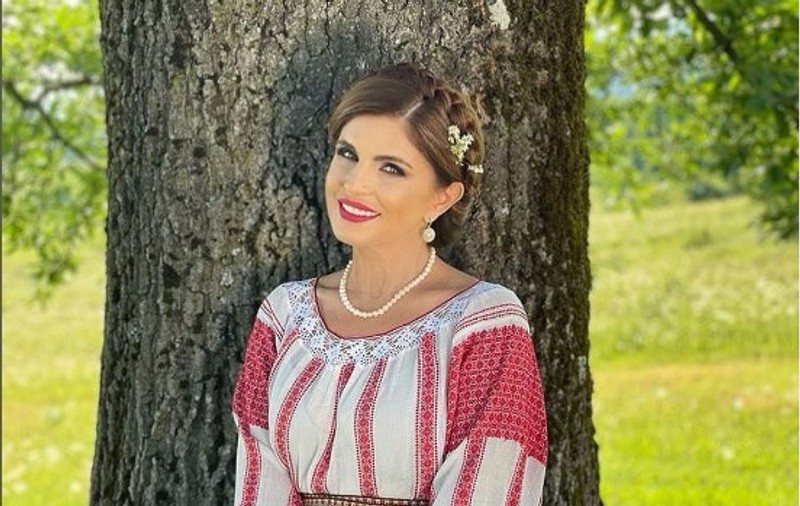 Mariana Ionescu Căpitănescu face yoga de 3 ani. Cum arată la 53 de ani cântăreața, care a pozat în costum de baie: „Duc o viață destul de echilibrată”