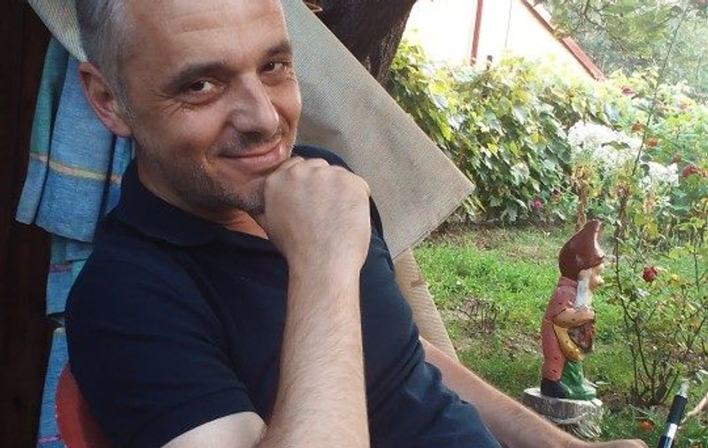 Dan Chicoș, profesorul care i-a inspirat pe elevii din Târgu Frumos să facă piesa hip-hop despre Andronescu: "Nu mi-a fost teamă. E ca o mică răzbunare a lor"