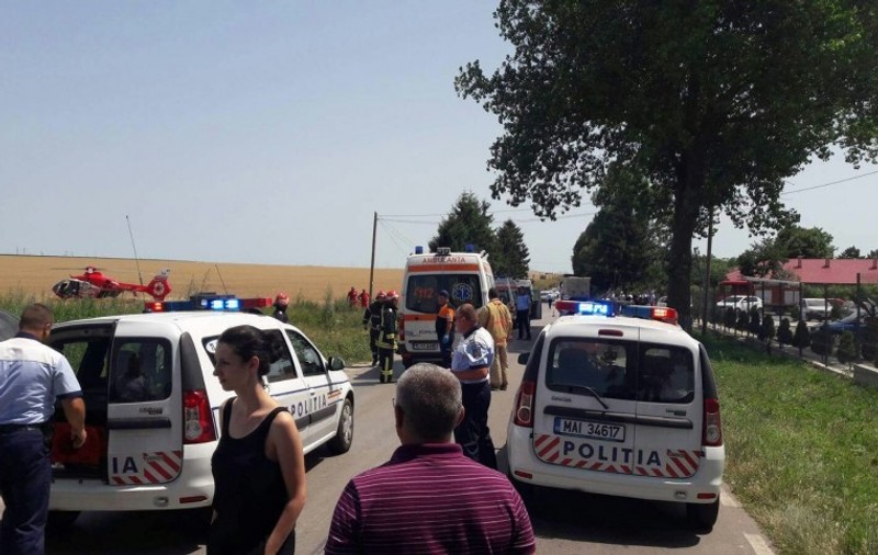 Un turist britanic a murit, iar alți doi au fost răniți, după un accident rutier, în Tulcea