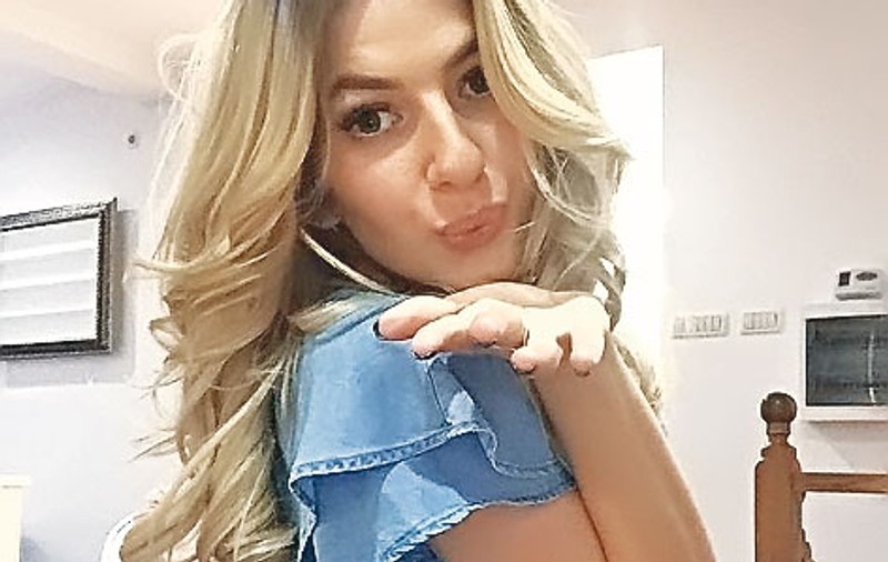 EXCLUSIV/ Lidia Buble și-a făcut debutul în actorie cu un rol de pițipoancă! 5 secunde de glorie