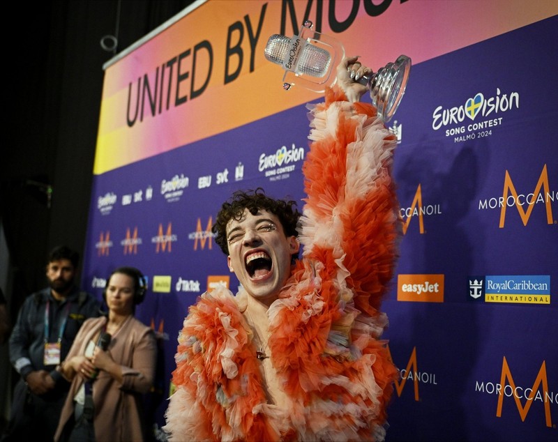 Elveția a câștigat Eurovision 2024. Cine este Nemo, artistul care a ridicat marele trofeu. Concursul, marcat anul acesta de tensiuni