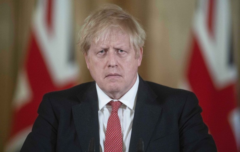 Londra neagă un fake news rusesc despre conectarea lui Boris Johnson la un ventilator. Dar premierul rămâne în spital