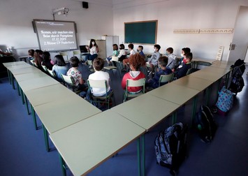 Unele regiuni au dat deja startul anului școlar, altele se pregătesc FOTO: EPA