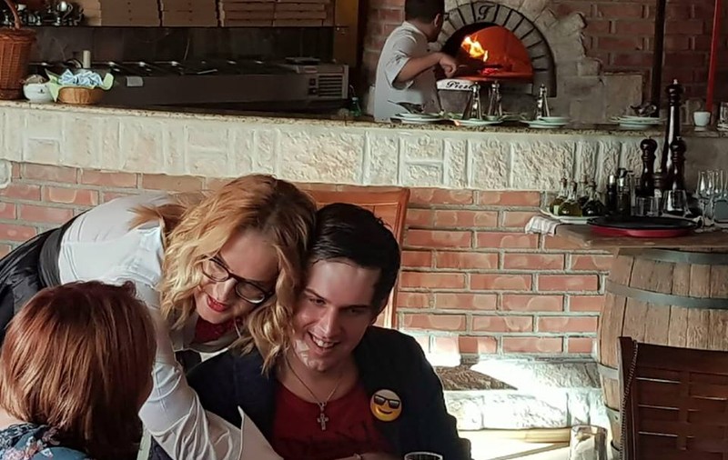 VIDEO | Manuela Hărăbor se roagă și cere iertare înainte să urce pe scenă. “Harul vine doar dacă îngăduie Dumnezeu”