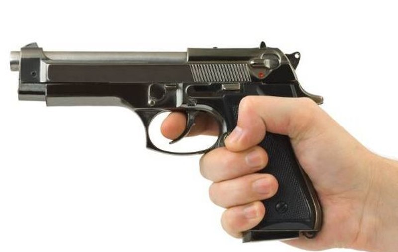 ŞOCANT! DOUĂ FEMEI, ÎMPUŞCATE DIN GREŞEALĂ DE POLIŢIŞTI! 