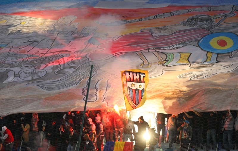 Fanii Stelei au LUAT FOC. Cum PROTESTEAZĂ în scandalul sigla