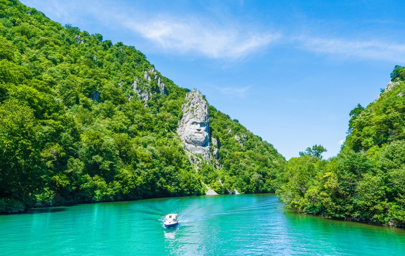 Cazanele Dunării - cum ajungi și ce obiective turistice poți vizita în zonă