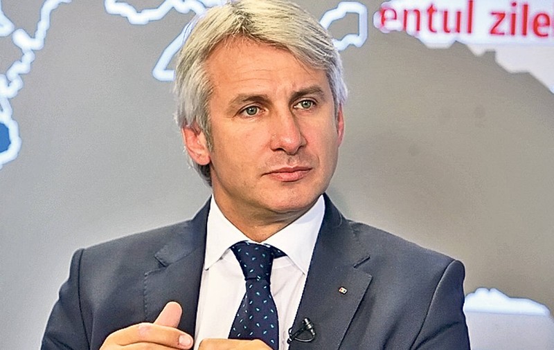Eugen Teodorovici a primit o diplomă de la SRI, fără să meargă la cursuri. Academia Naţională de Informaţii ”Mihai Viteazul”: "A absolvit un curs postuniversitar"