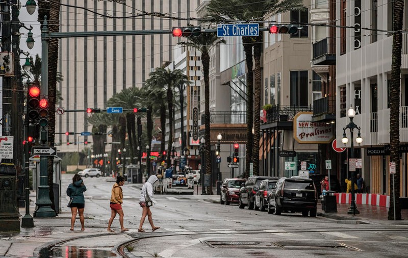Zeci de mii de americani au părăsit Louisiana înainte ca uraganul Ida să lovească