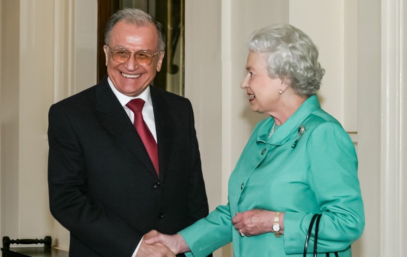 „Am avut ocazia să o cunosc și să discut”. Mesajul lui Ion Iliescu la moartea reginei Elisabeta a II-a