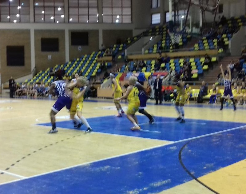 Record în baschetul românesc. La meciul FCC ICIM Arad - SCM Timișoara, un sfert s-a terminat cu scorul 18-0 / GALERIE FOTO