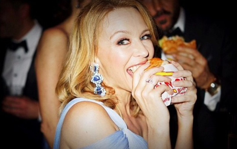 Mituri despre diete: apa slăbeşte şi zahărul îngraşă