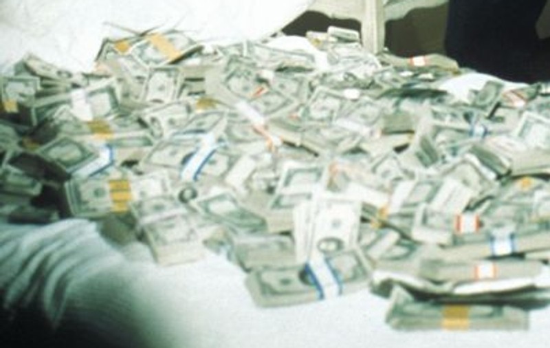 Dolarul s-a apreciat după anunţarea morţii lui Osama bin Laden