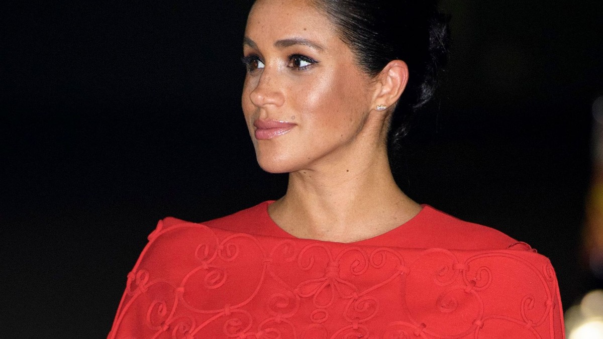 Ce obiect vestimentar nu are voie să poarte Meghan Markle. Regina Marii Britanii i-a interzis