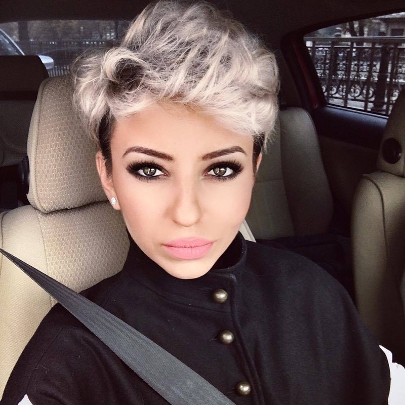Giulia a lansat piesa "Ce-a fost a fost". "Am lucrat cu drag la..."
