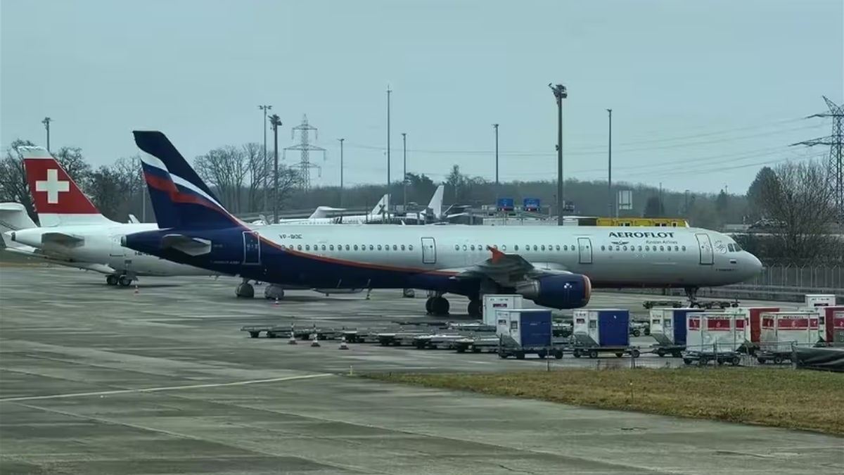 Un Airbus A321 rusesc este blocat, din februarie 2022, la Geneva. Foto: Blic/ Zvg