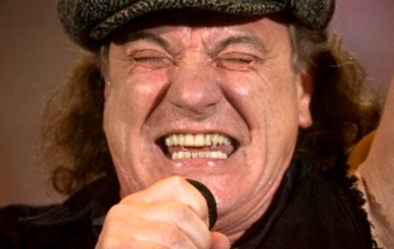 Vocalistul de la AC/DC către fanii "încrezuţi": "Să vă ia dracu'!"