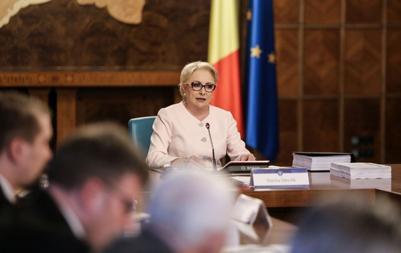 Codul de conduită al miniştrilor: Nu au voie să folosească expresii jignitoare, le este interzis să accepte cadouri şi să îşi folosească numele în acţiuni publicitare