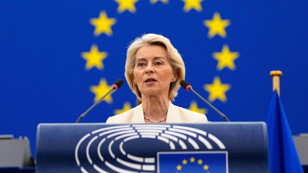 Președinta Comisiei Europene, Ursula von der Leyen, ține discursul privind Starea Uniunii Europene la Parlamentul European din Strasbourg, Franța, miercuri, 16 septembrie 2026.