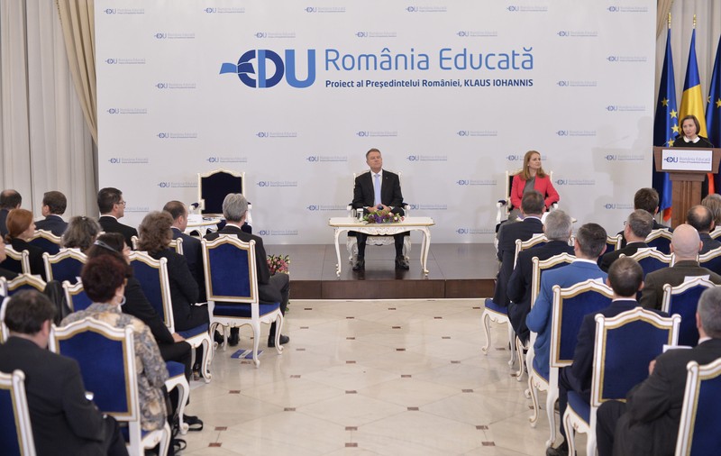 Țintele proiectului „România educată”: Scăderea cu 50% a ratei analfabetismului funcțional și competențe digitale pentru toți profesorii