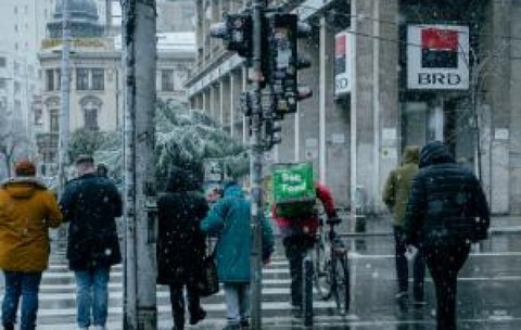 Vortexul polar dă vremea peste cap în următoarele zile. Frig, lapoviță şi ninsori, dar surpriza vine după