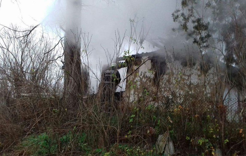 Bărbat carbonizat în urma unui incendiu izbucnit din cauza unei țigări în Caraș-Severin| FOTO