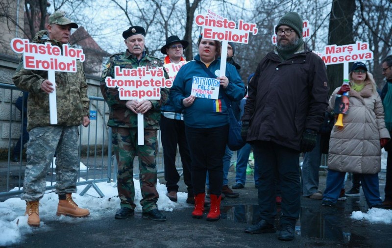 „Marș la Moscova”, protest în fața Ambasadei Rusiei din București împotriva propagandei pro-ruse și comemorarea eroilor de pe Nistru