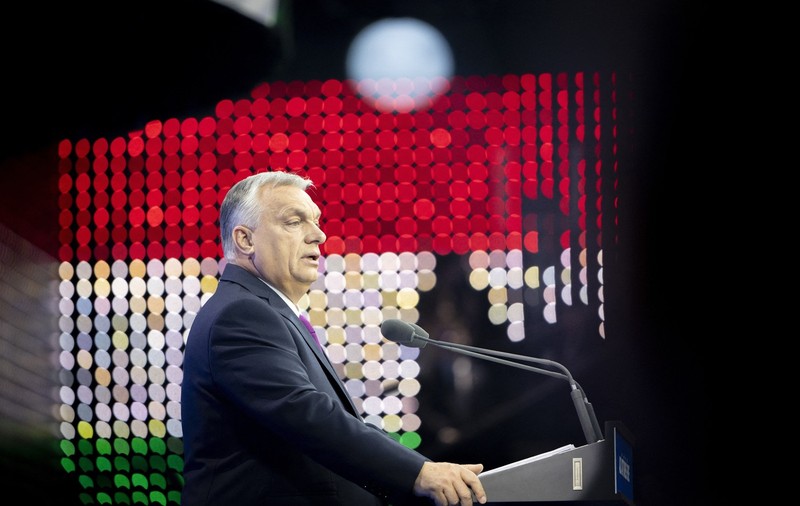 Viktor Orban vrea să-i expulzeze pe ungurii cu dublă cetățenie considerați o „amenințare”. Alte amendamente propuse cu un an înainte de alegeri