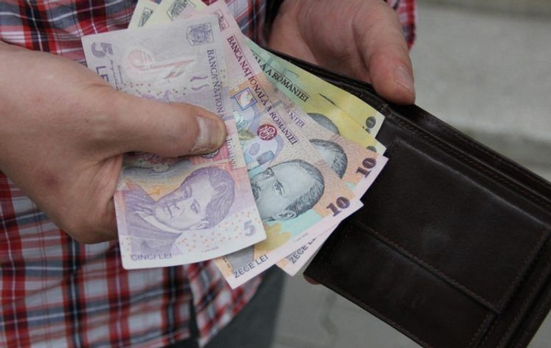Sondaj IRES: Jumătate dintre români nu au economii, iar 41% dintre românii care au  pot supravieţui cel mult două luni