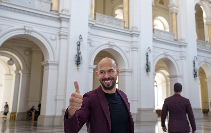 Andrew Tate a fost audiat la DIICOT pentru noi acuzații de trafic de persoane și spălare a banilor: „Pot să merg oriunde vreau”