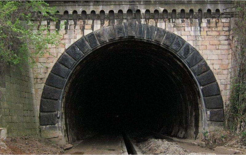 Austriecii și românii se luptă pe 100.000.000 de euro să reabiliteze Tunelul Palas din Constanța